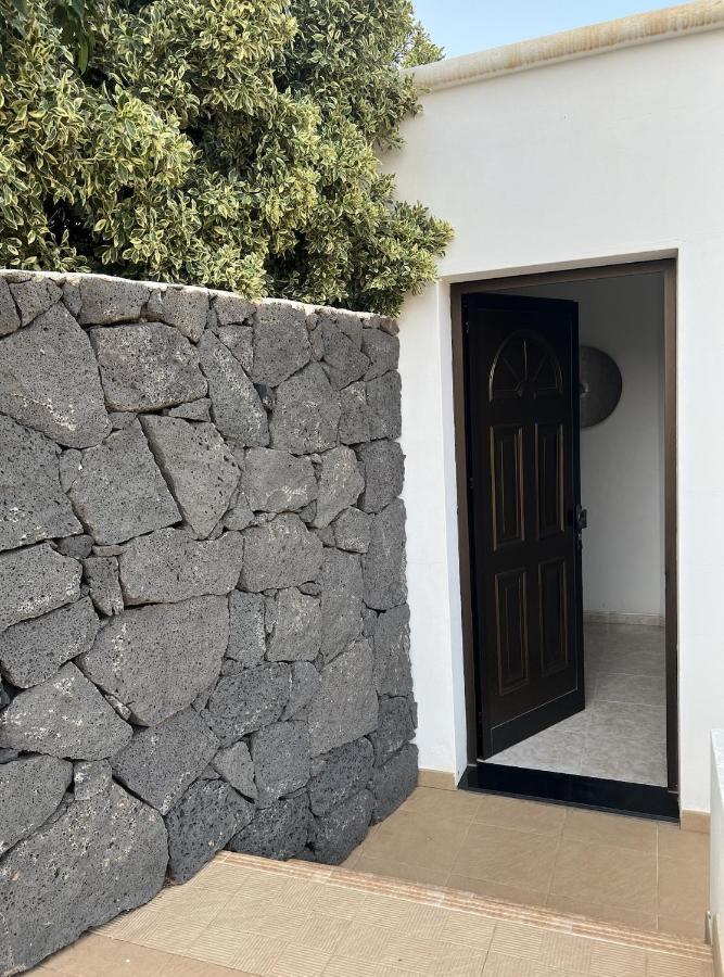 Bungalow Apartamento Sol カレタ・デ・ファマラ エクステリア 写真