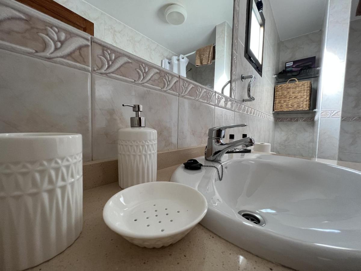 Bungalow Apartamento Sol カレタ・デ・ファマラ エクステリア 写真
